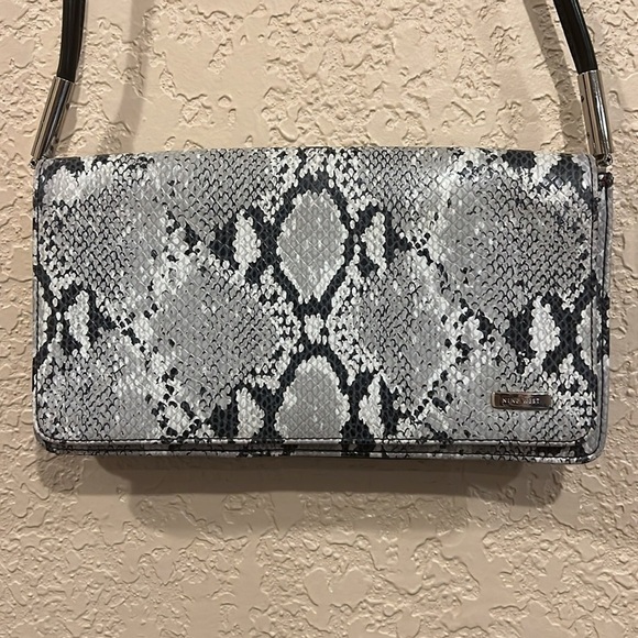 Nine West Gray Snakeskin Shoulder Baguette Bag Red Lining Y2K Style - Picture 2 of 16